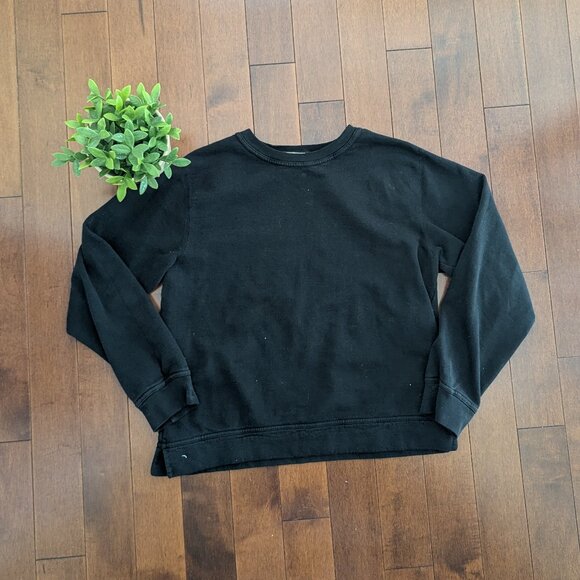 3/$20 BASIC BLACK LONG SLEEVE SWEATSHIRT - Picture 1 of 3